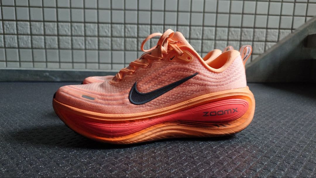 NIKE VOMERO PLUS　26.0cm オレンジ