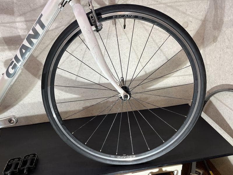 GIANT ESCAPE R3 クロスバイク sizeM　ホワイトカラー