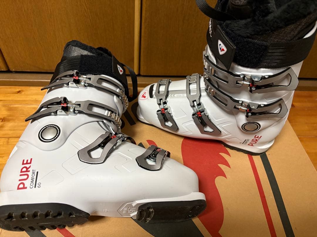 i*n様 スキーブーツ　ROSSIGNOL レディース　ロシニョール PURE