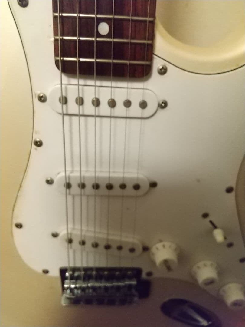 ARIA STG-series エレキギター/パールホワイト/訳あり 調整済み