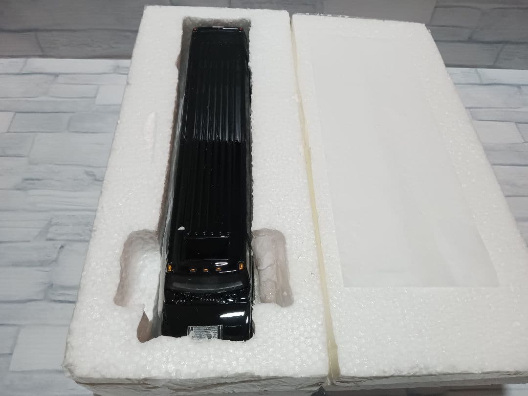 1/43 NEO　ハマーH2 ストレッチリムジン　ミニカー　ブラック　模型