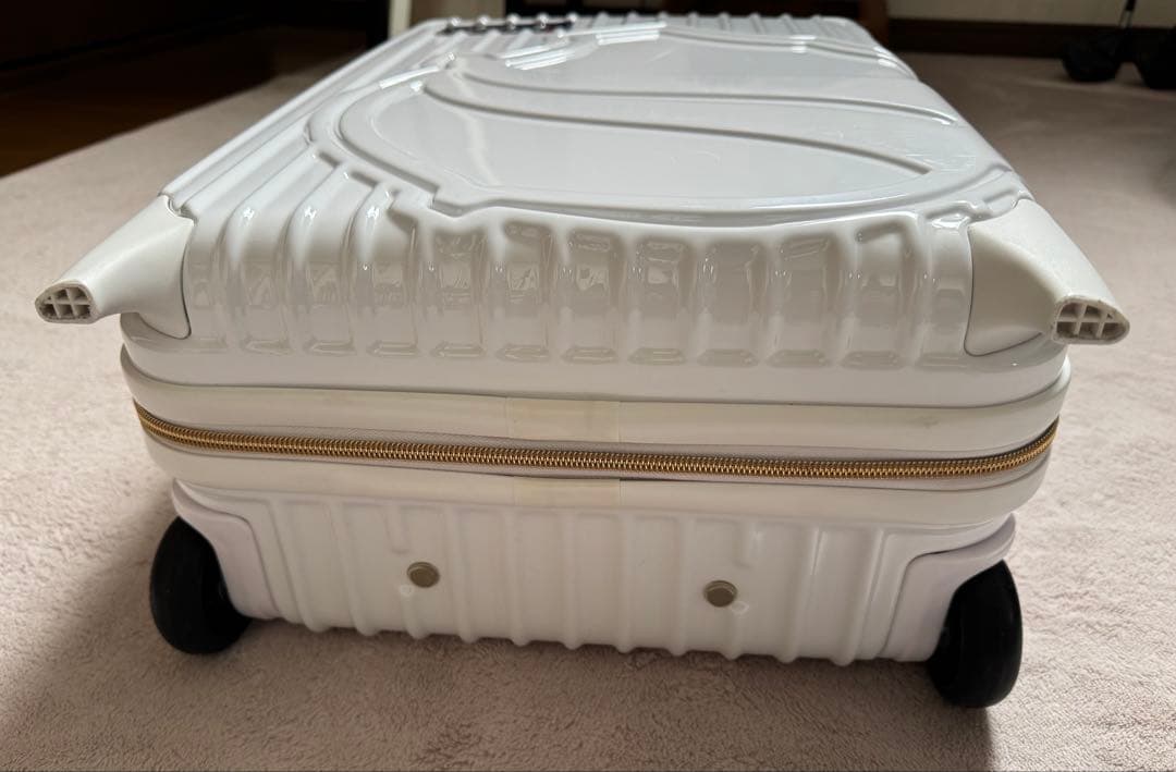 muta ムータ スーツケース キャリーケース ホワイト 32L 機内持込サイズ