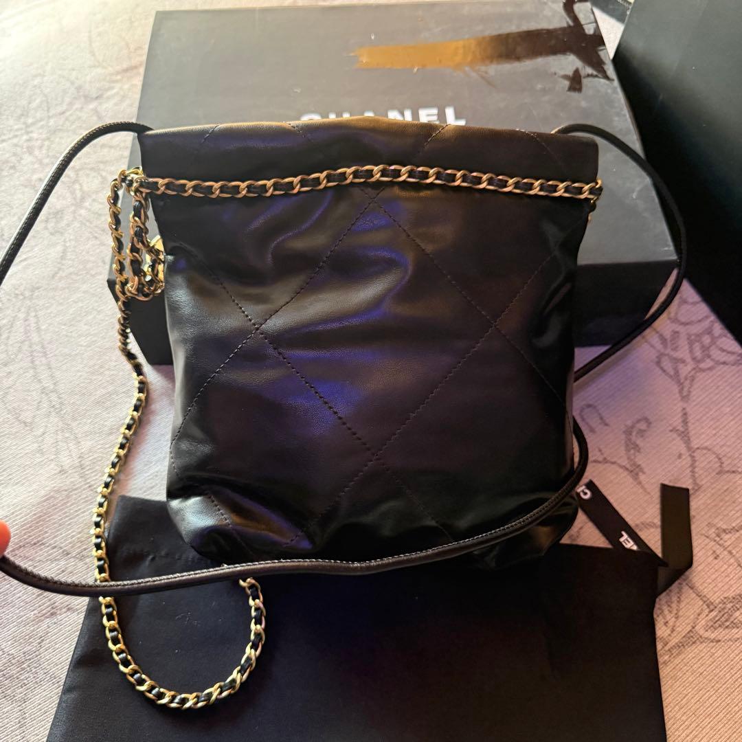 黒 レザー キルティングバッグ