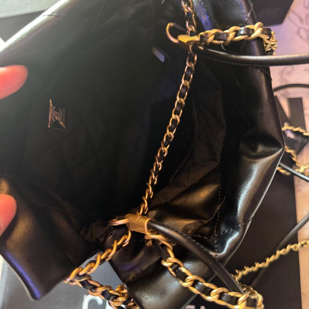 黒 レザー キルティングバッグ