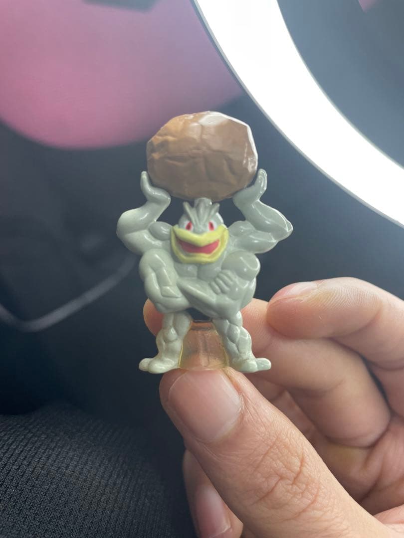 ポケモン フィギュア 25 体セット無料のマスターボール付き