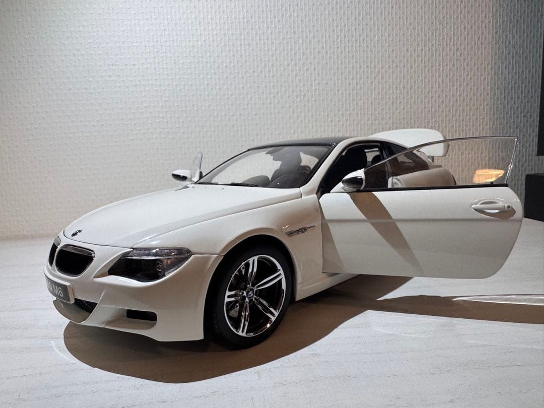 KYOSHO  M6 Coupe 1:18 ホワイト