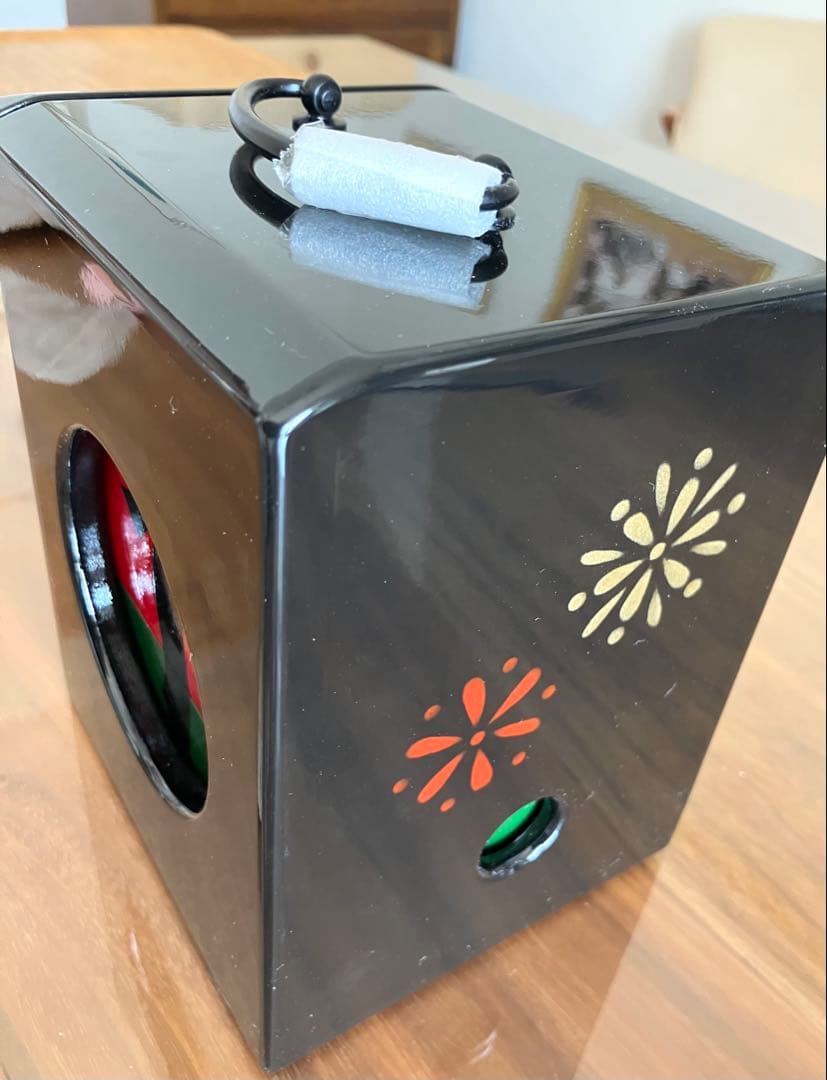 ③遊山箱（阿波踊りデザイン）