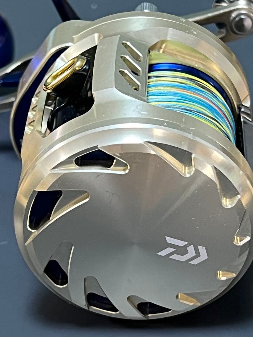 ダイワ ミリオネアバサラ 200H （右巻き）