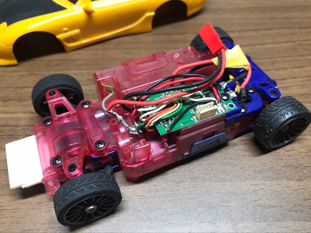 ラジコンカー　京商ミニッツ　AWD　ボディ＆ボールデフX2