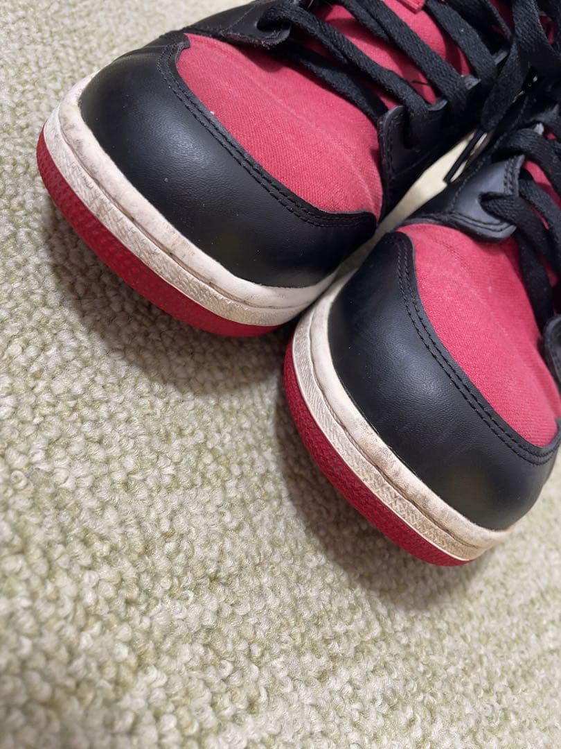 ナイキ　エアジョーダン１　限定カラー　24.5