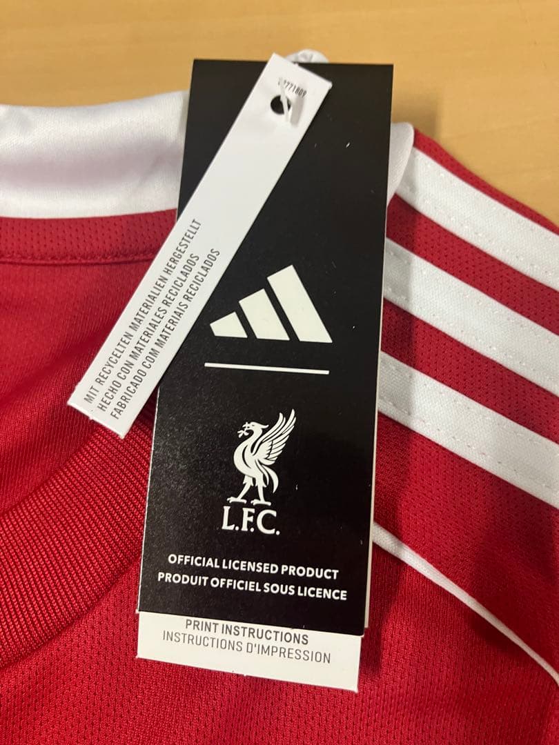 サラー ユニフォーム