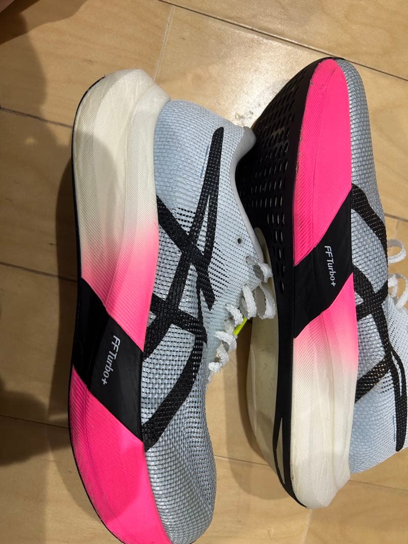 ASICSメタスピードエッジパリ 26.0cm