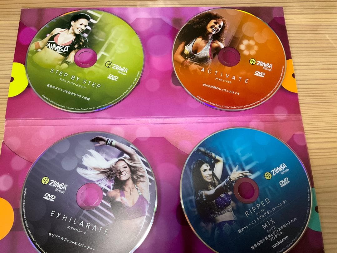 ZUMBA☆ボディシェイプアップシステム☆DVD４枚とCD、トーニングスティック