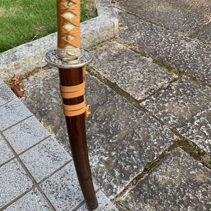 中古で1万2000円で購入しました。