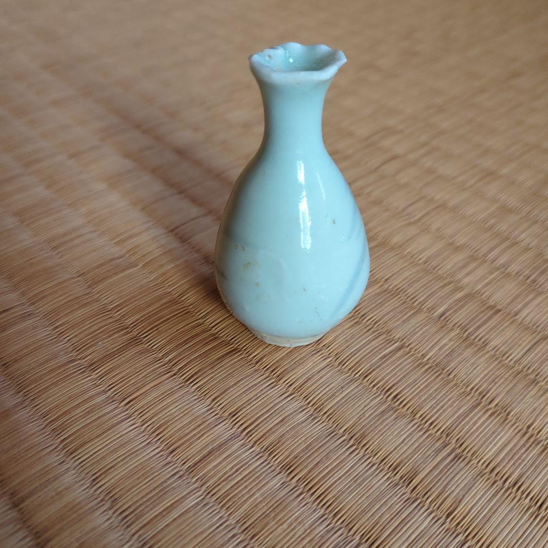 淡い青色 陶器 ミニチュアフラワーベース　初期伊万里