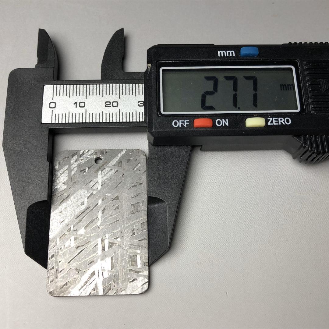 アルタイ隕石　 鉄隕石　メテオライト　ペンダントトップ　重さ約22ｇ