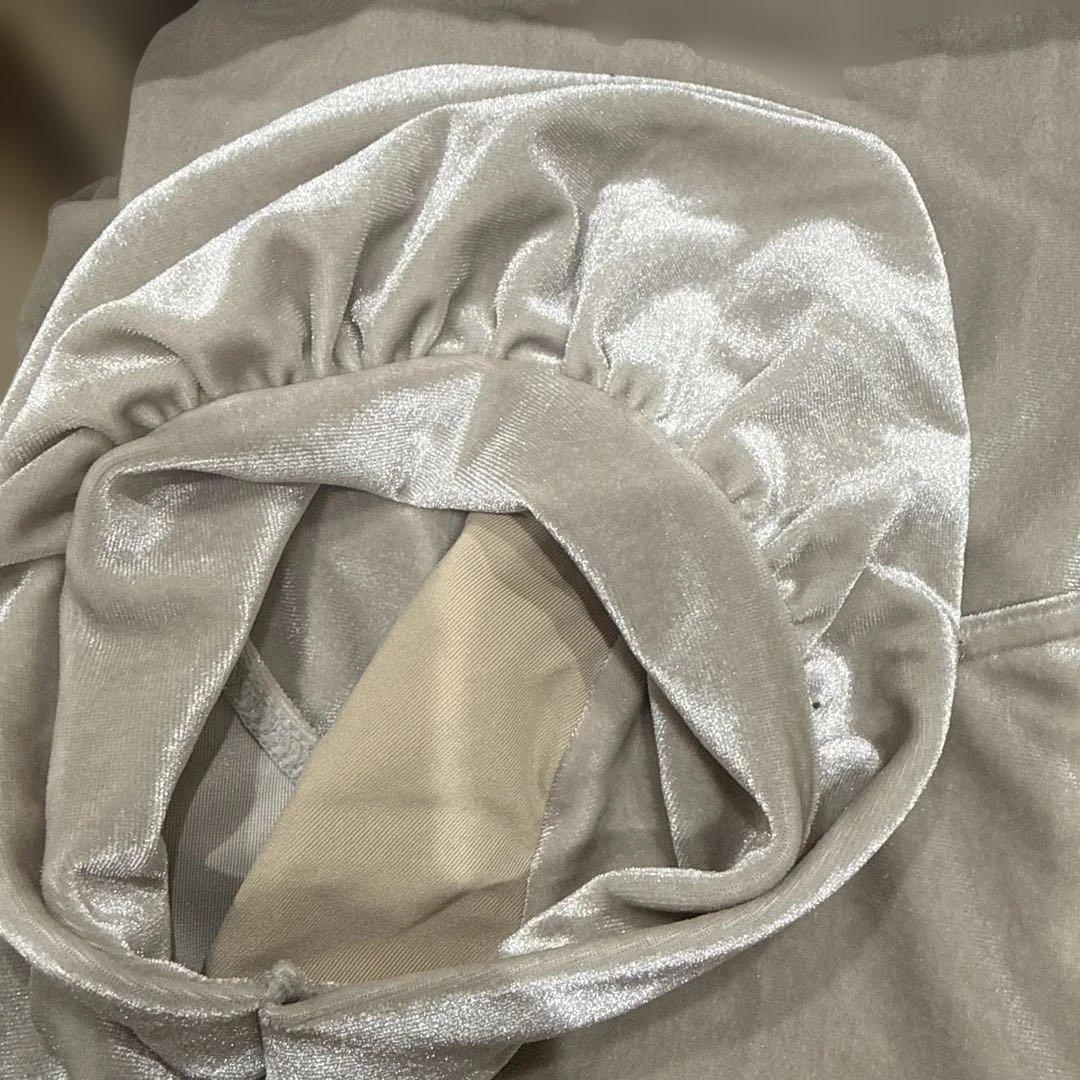 【未使用】ベロア生地レオタード　スカート付き　グレージュ