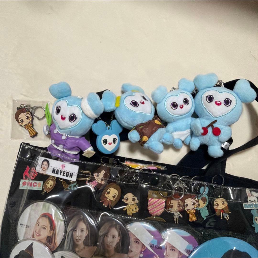 NAYEON 缶バッジ ぬいぐるみキーホルダー ピンバッジ