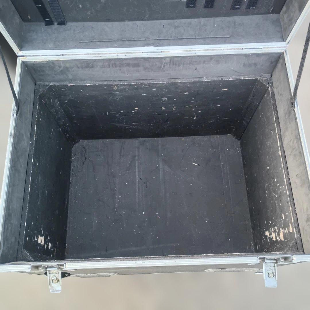 ７０１０）Road Ready　大型機材トランクケース　キャスター付き