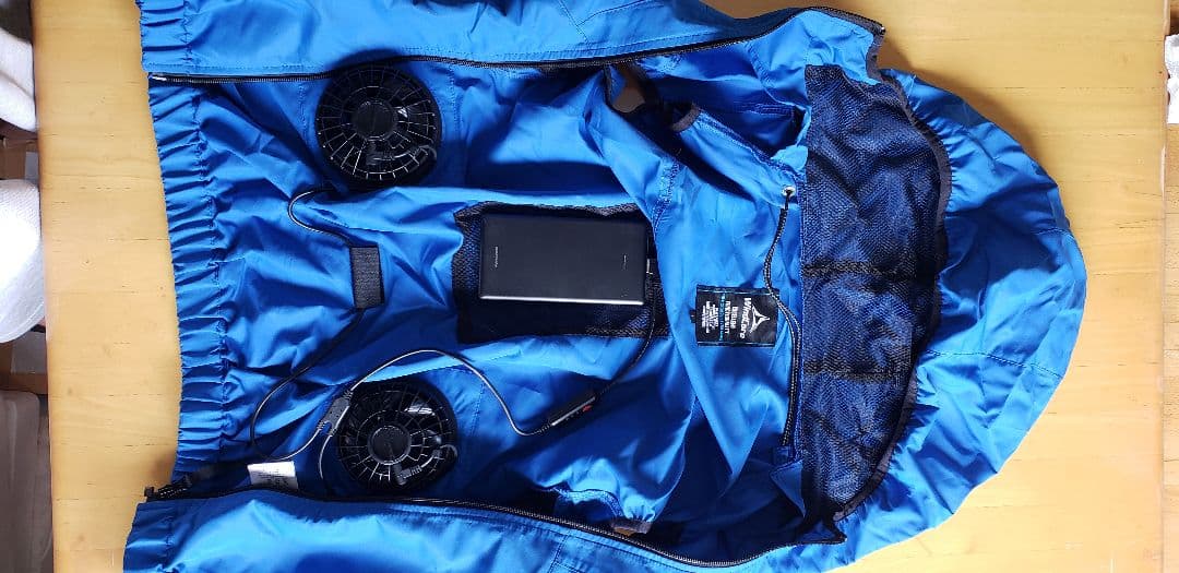 ワークマンウィンドコアファンベスト、モバイルバッテリーセット