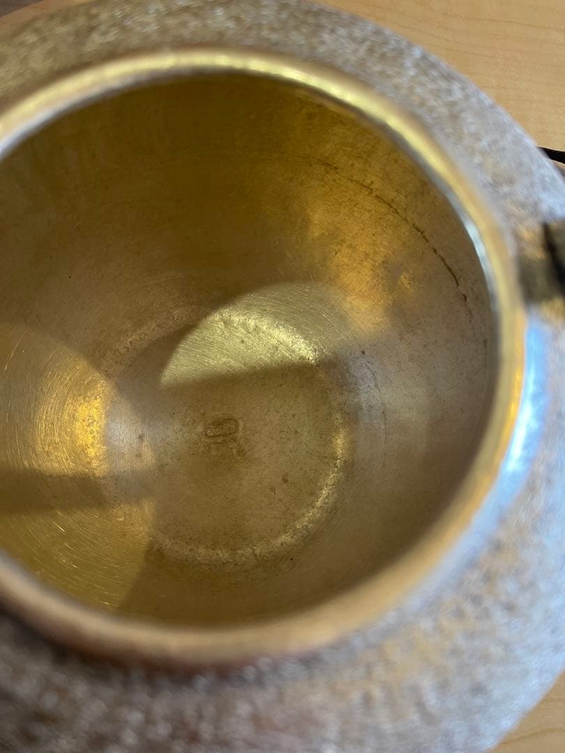 純銀保証　純銀製槌目湯沸1091g 銀瓶　桐箱　刻印あり　急須　茶壺　茶道具鉄瓶