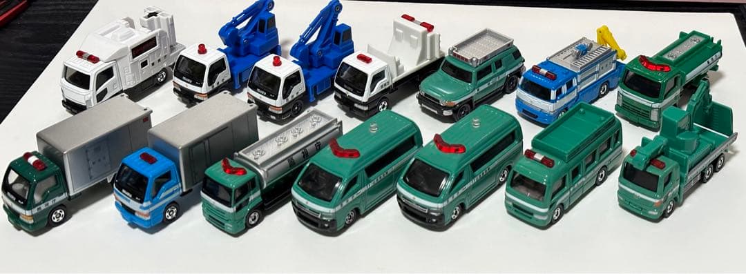 トミカ　パトカー　特殊車両セット