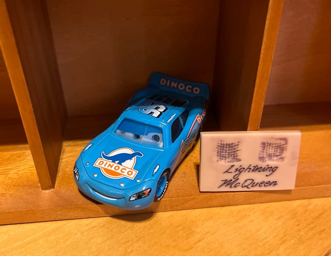 美品　マテルカーズ ライトニング・マックィーン 21台とガイドブック2冊セット