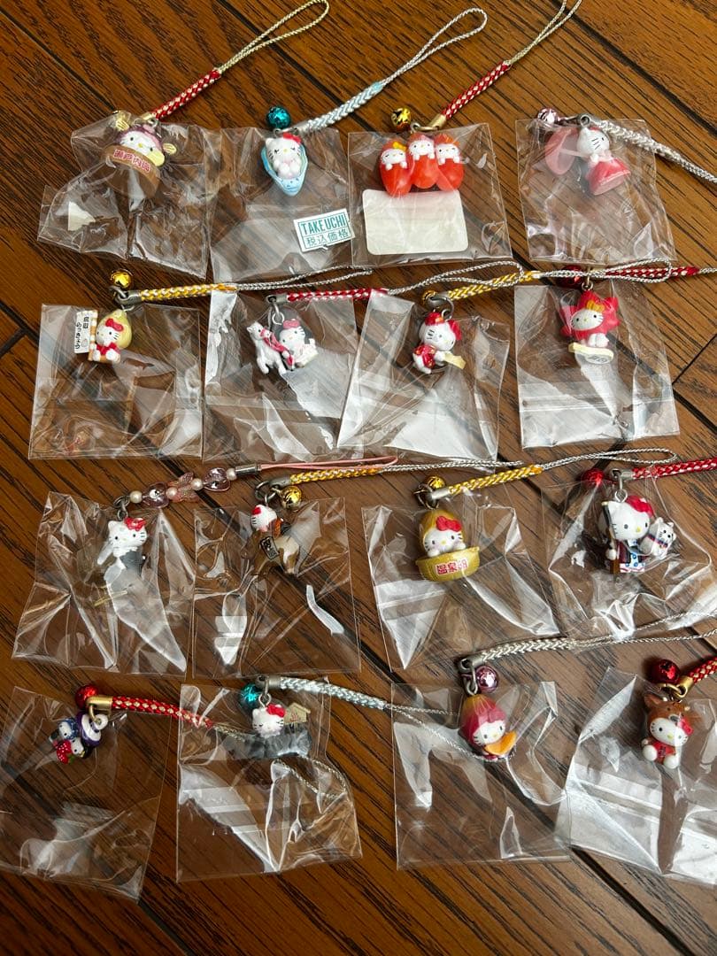 ハローキティ ご当地ストラップ 55個セット