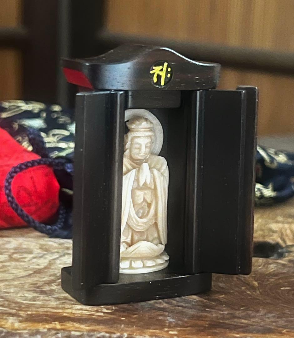 仏教美術 時代 珊瑚 聖観音菩薩像 仏像 川口一光 黒檀 厨子 巾着 布 付き