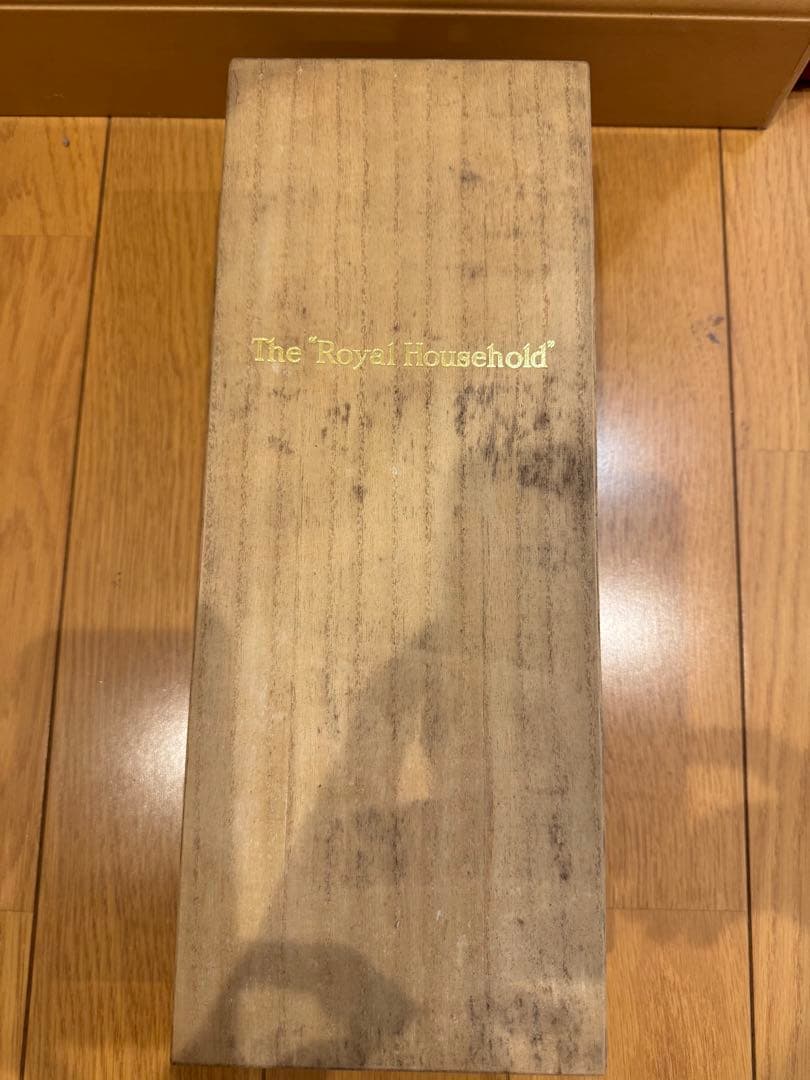 ＊未開封＊ザロイヤルハウスホールド木箱付き750ｍｌ特級ウイスキー