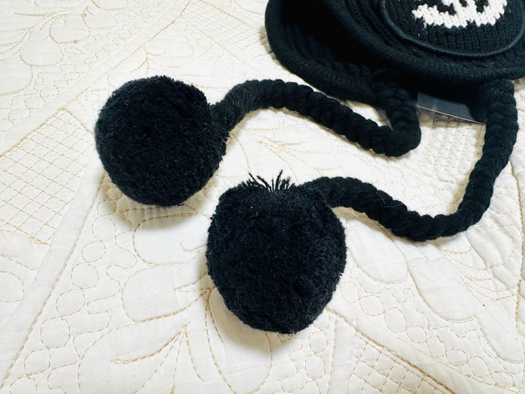 新品未使用CHANELノベルティ☆ウールニット帽ブラックロゴ入りホワイト白黒