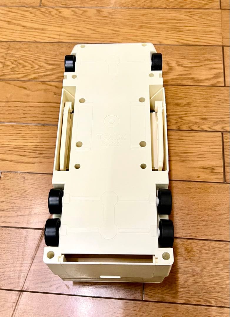 未使用　トミカ未来緊急隊 アースコマンダー スーパーコマンドベース TOMY