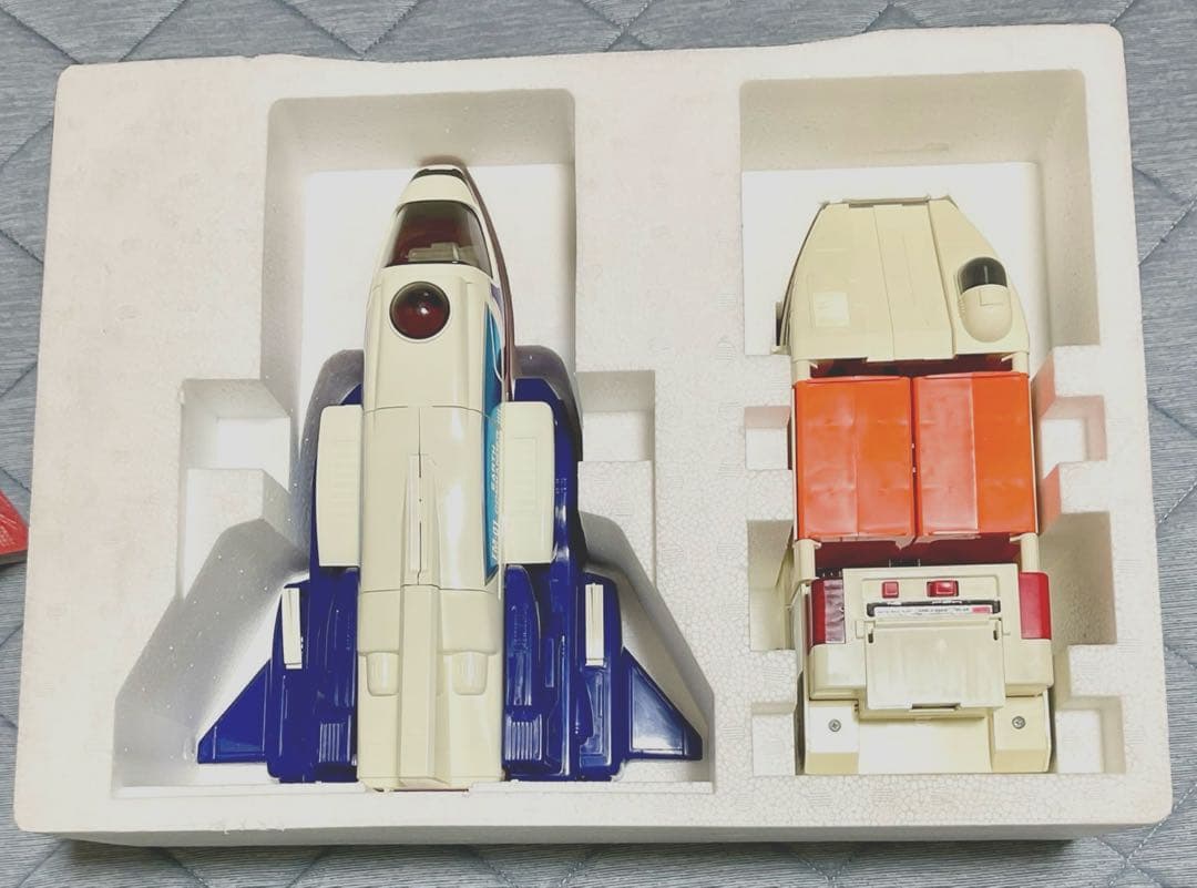 未使用　トミカ未来緊急隊 アースコマンダー スーパーコマンドベース TOMY