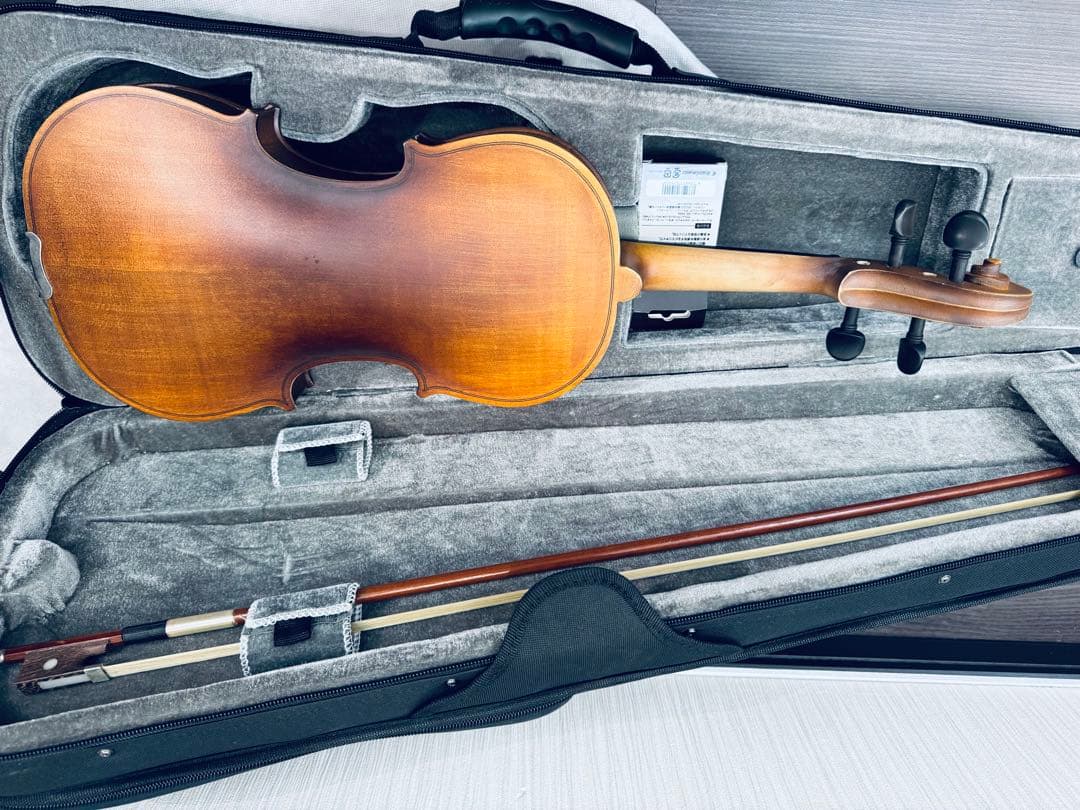 木製バイオリンと弓、ハードケース付き