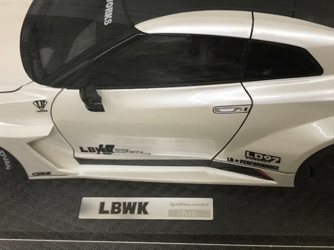 LB-Silhouette WORKS GT ニッサン 35GT-RR