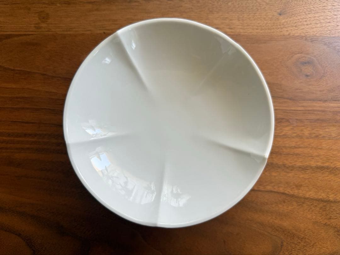 【井上萬二】有田焼　重要無形文化財　人間国宝　白磁花形銘々皿　青白磁　三客