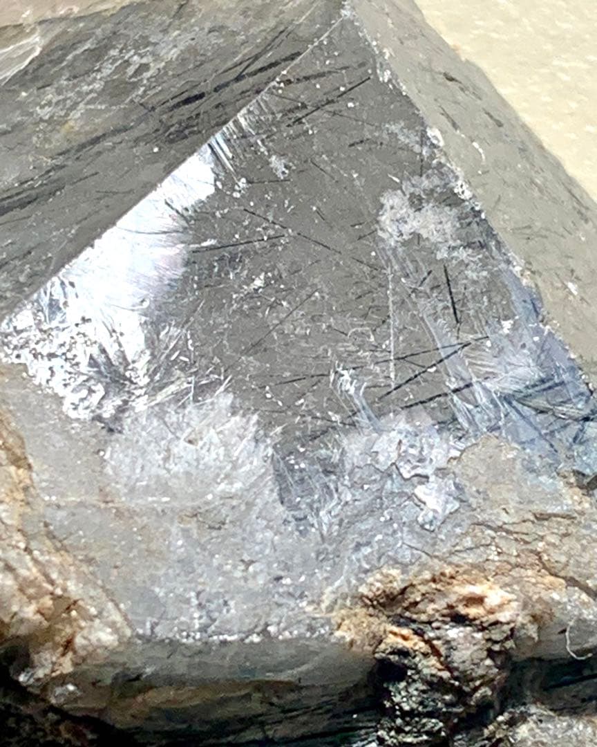 170g！大きなザギ山の針水晶/リーベカイトインクォーツ/ザギマウンテンクォーツ