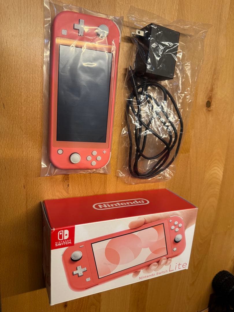 【美品】Nintendo Switch Lite ピンク コーラル本体 箱付