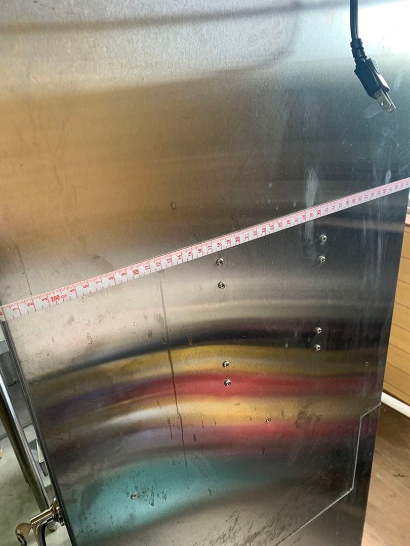 プロ用包丁、まな板殺菌庫。殺菌灯4本付き