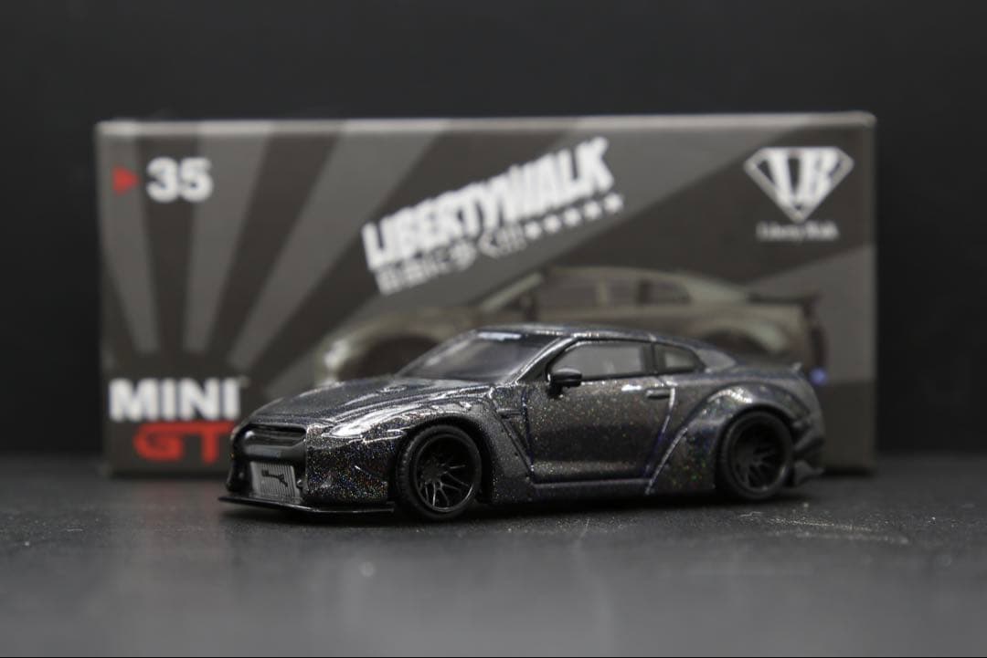 minigt / 1/64 LB★WORKS R35 “マジックグレー”