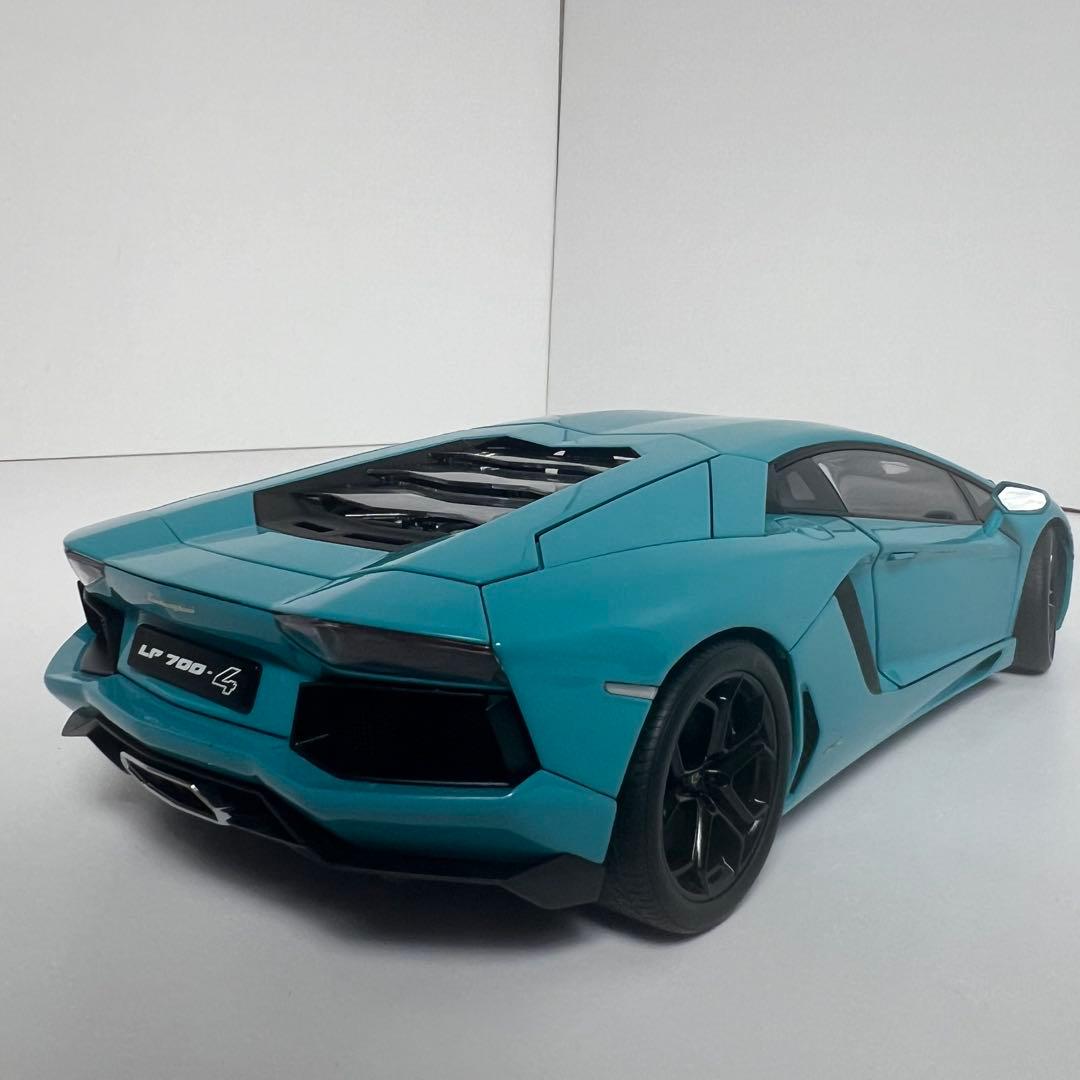 オートアート　ランボルギーニ　アヴェンタドール　LP700-4　ターコイズブルー