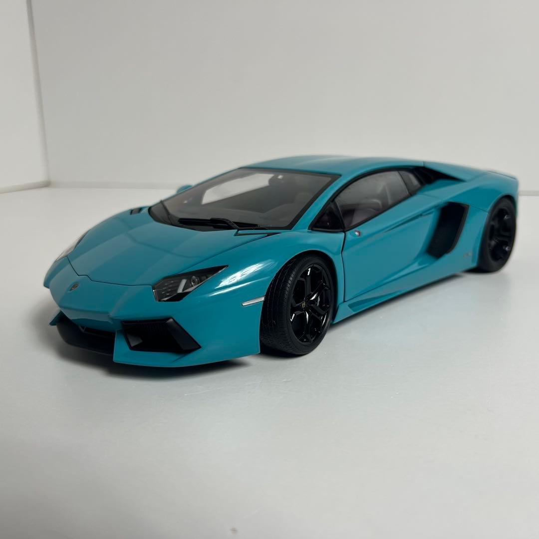 オートアート　ランボルギーニ　アヴェンタドール　LP700-4　ターコイズブルー