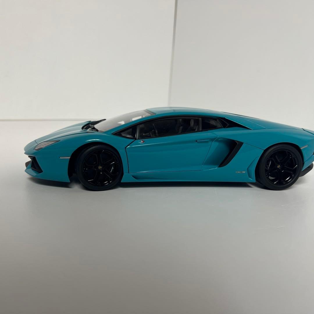 オートアート　ランボルギーニ　アヴェンタドール　LP700-4　ターコイズブルー