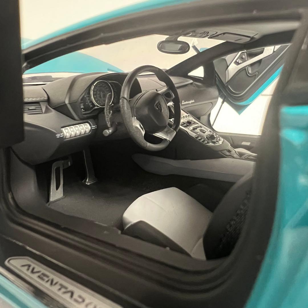 オートアート　ランボルギーニ　アヴェンタドール　LP700-4　ターコイズブルー