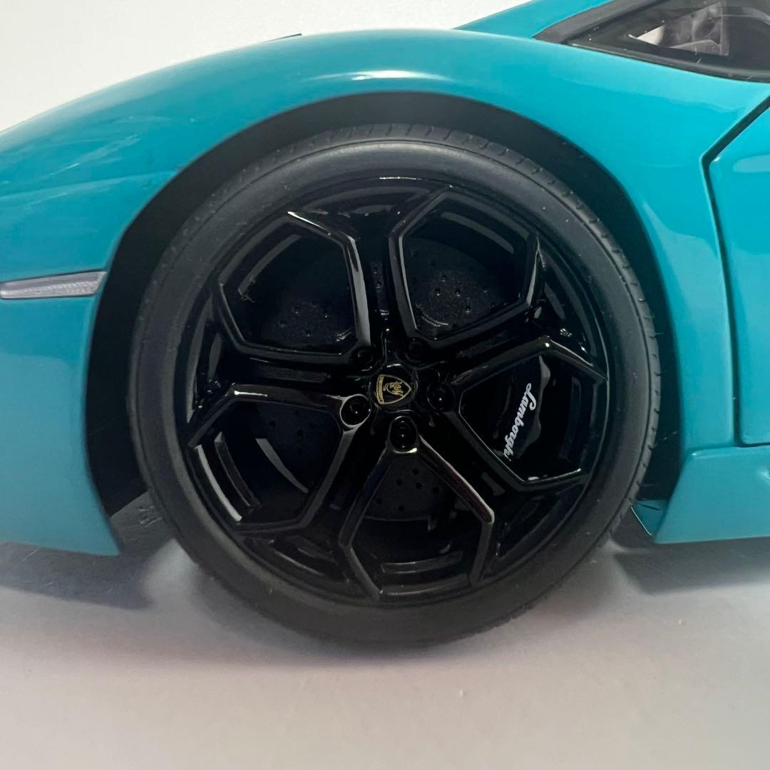 オートアート　ランボルギーニ　アヴェンタドール　LP700-4　ターコイズブルー