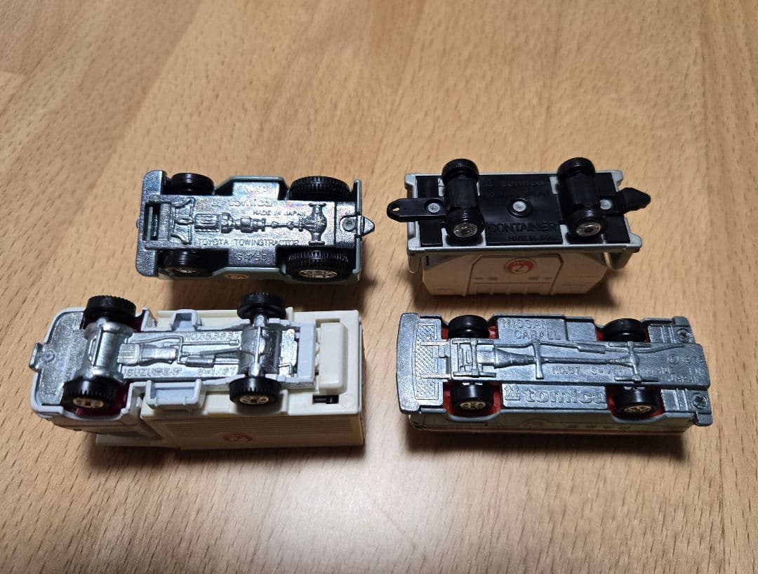 トミカ黒箱　日本航空4台セット