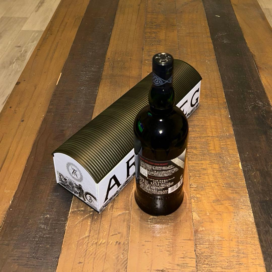 アードベッグ　アナモルフィック　700ml 1本 25周年ギフトボックス