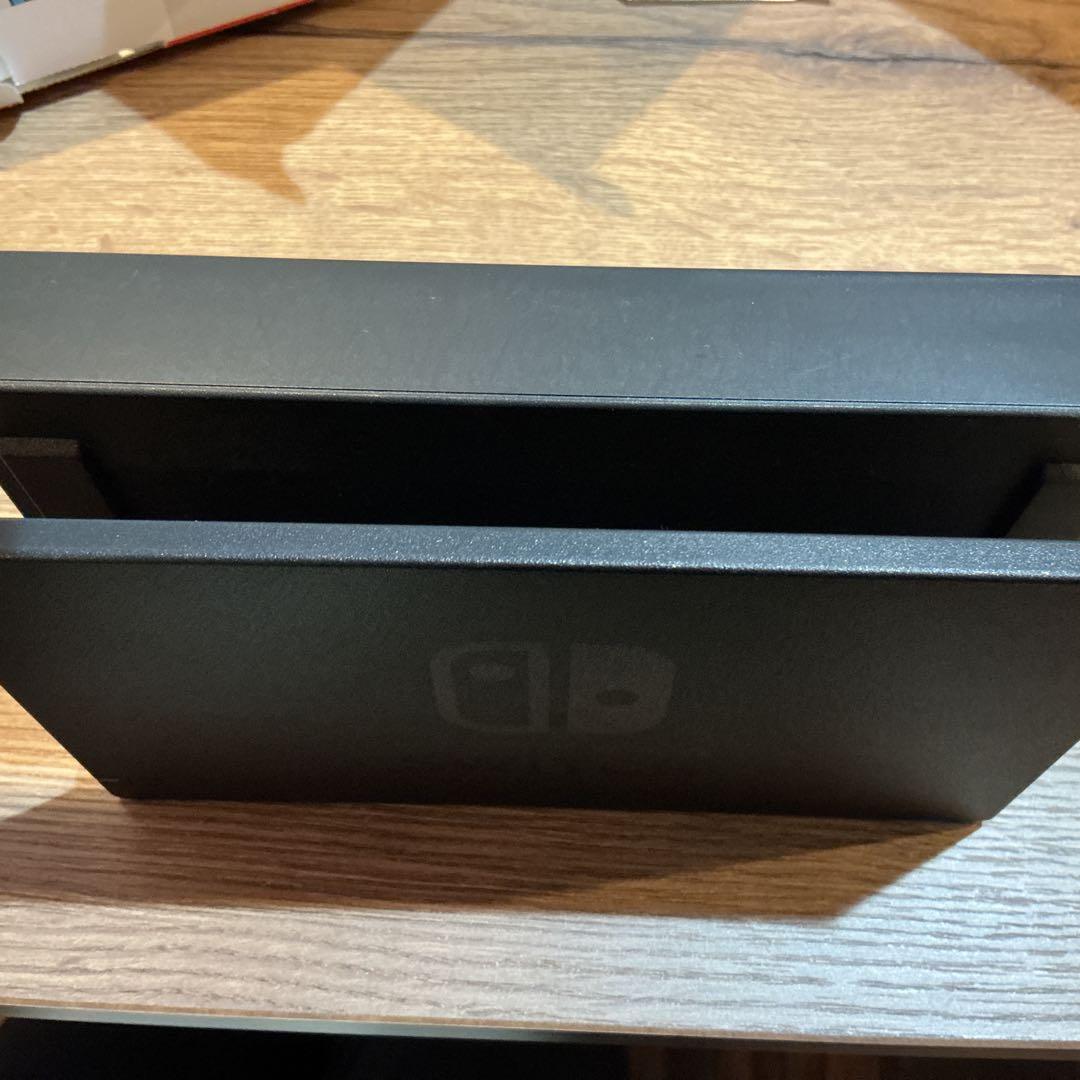 Nintendo Switch本体ジョイコン 動作確認済　保証書，付属品，箱有り