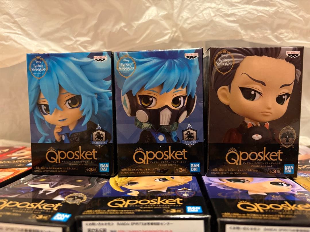 未開封 ツイステッドワンダーランド　フィギュア　qposket ツイステ