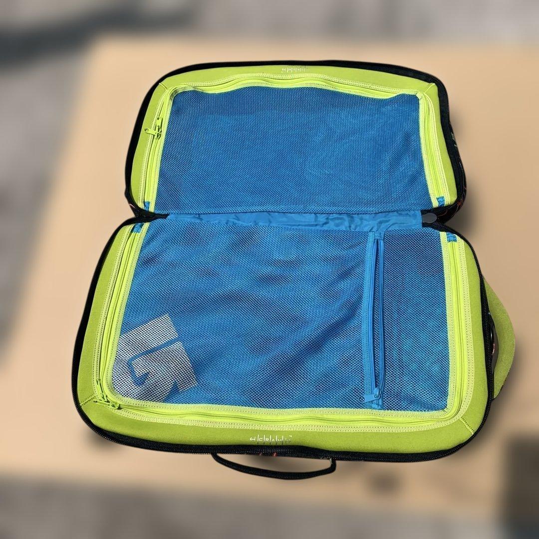 Burton キャリーバック　キャリーケース　カバン付き　ネオン柄　バートン